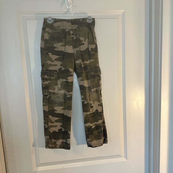 Children’s Place Pull Up Camo Cargo Pants, size 7 - Picture 1 of 5